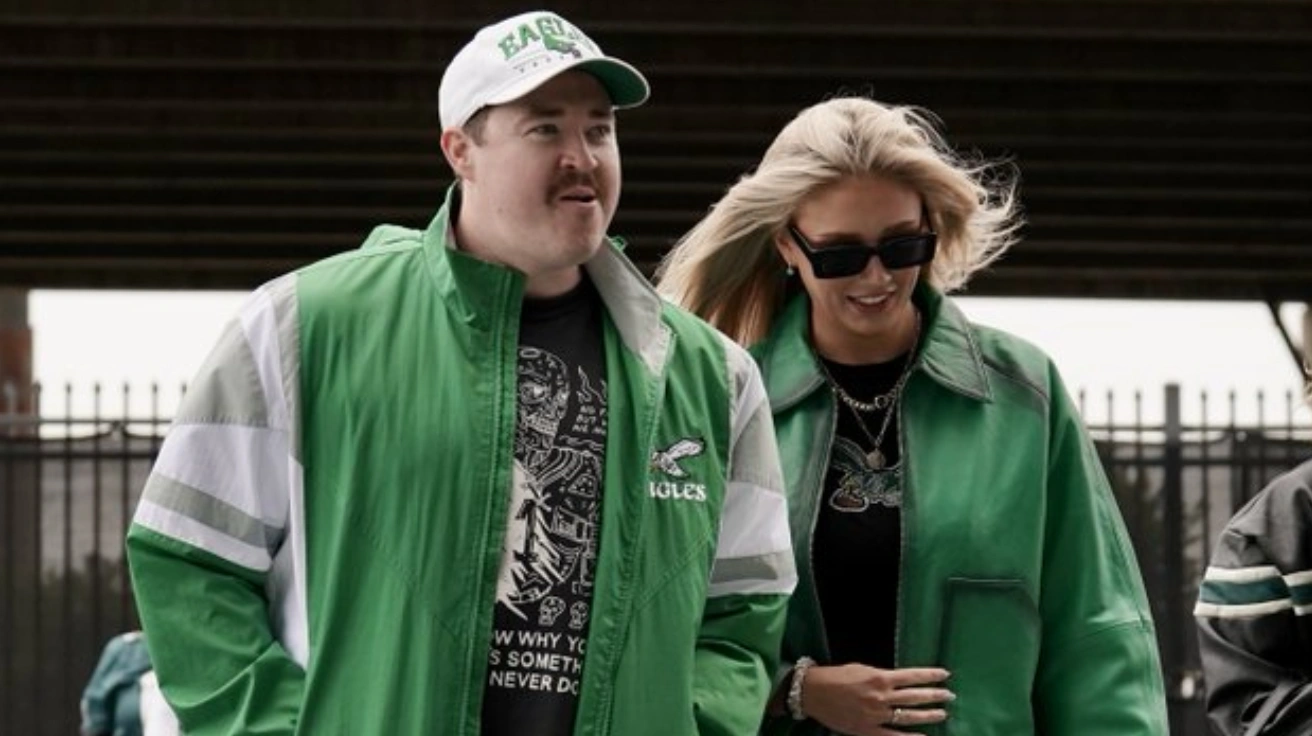 Shane Gillis and Grace Brassel Spotted Cheering for the Eagles at Lincoln Financial Field